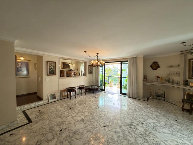 Apartamento com 300m² 4 quartos e 6 banheiros, à venda, no bairro Jardim Vila Mariana em São Paulo