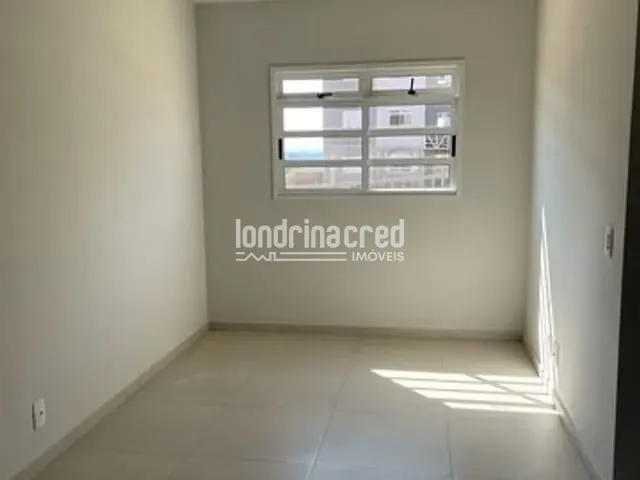 Apartamento com 76m² 2 quartos e 1 banheiro, à venda, no bairro Colinas em Londrina