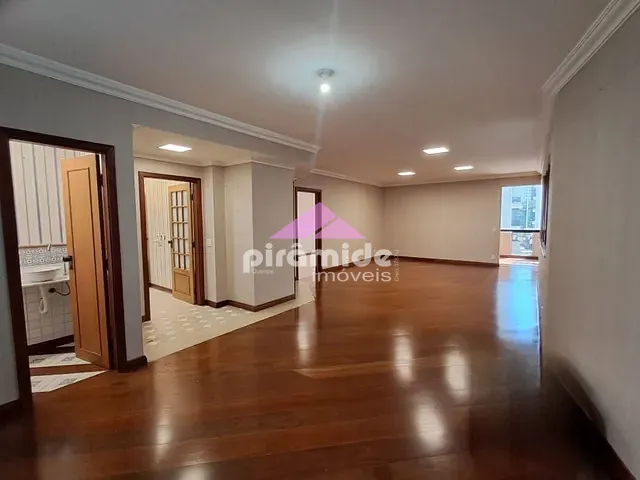 Apartamento com 240m² 4 quartos e 4 banheiros, à venda, no bairro Vila Adyana em São José dos Campos