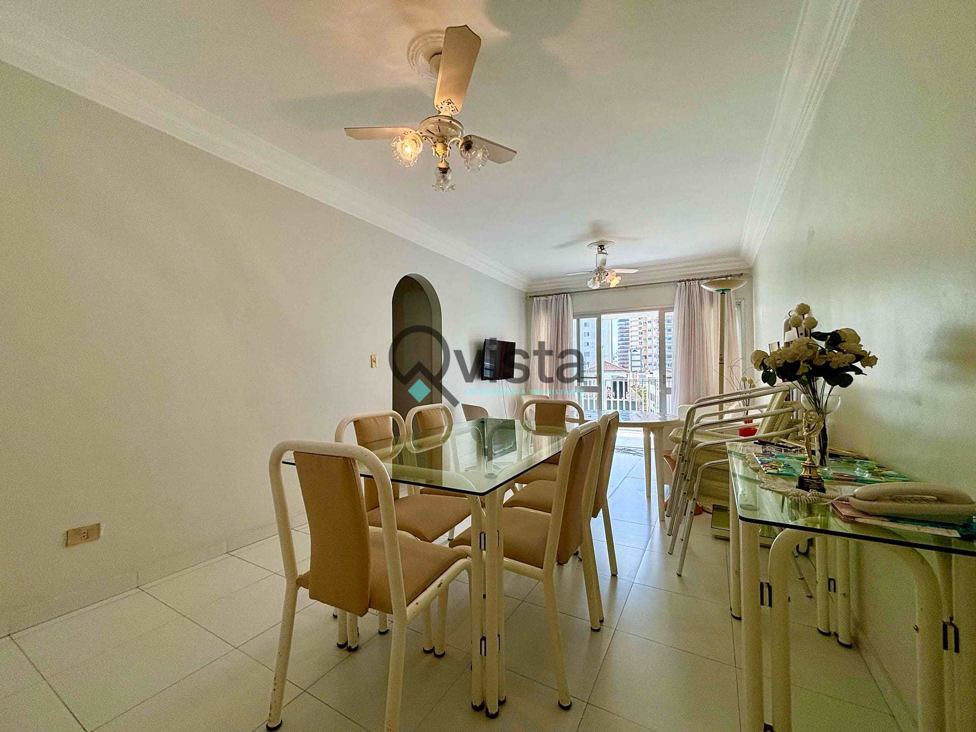 Apartamento à venda com 3 quartos, 100m² - Foto 1