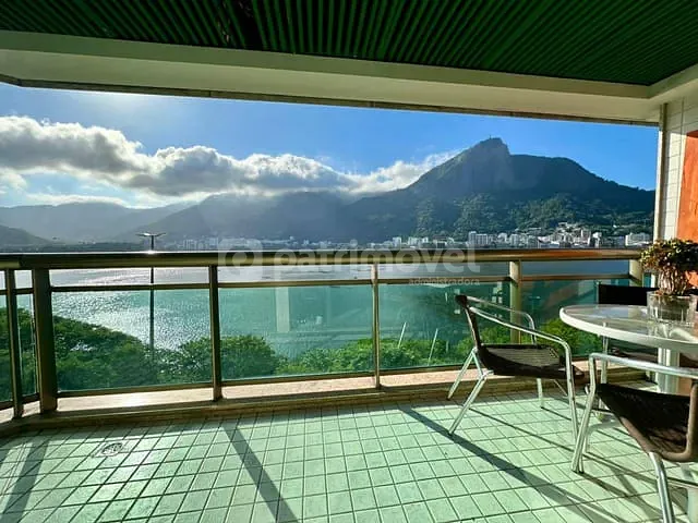 Apartamento 1 quarto e 2 banheiros, para alugar, no bairro Lagoa em Rio de Janeiro
