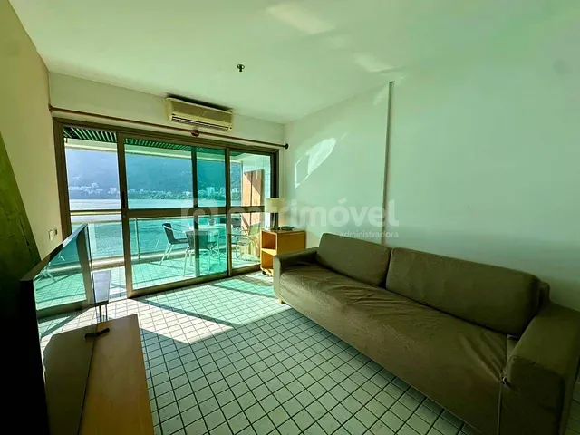 Apartamento 1 quarto e 2 banheiros, para alugar, no bairro Lagoa em Rio de Janeiro