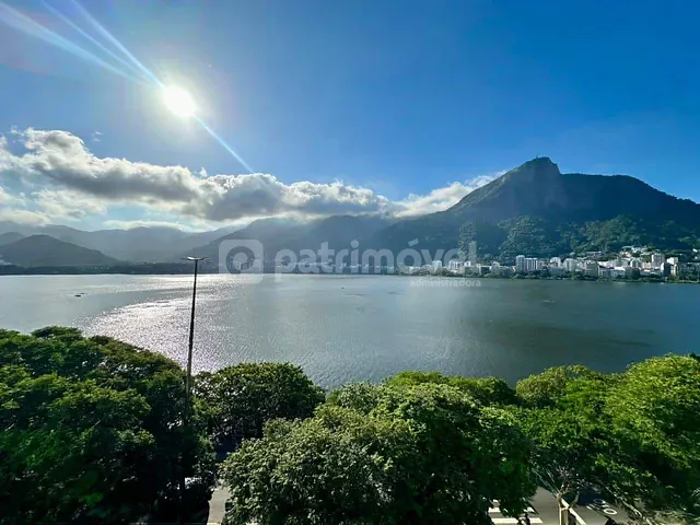 Apartamento 1 quarto e 2 banheiros, para alugar, no bairro Lagoa em Rio de Janeiro