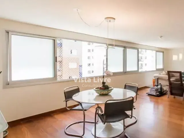 Cobertura / Penthouse com 300m² 3 quartos e 5 banheiros, à venda, no bairro Itaim Bibi em São Paulo