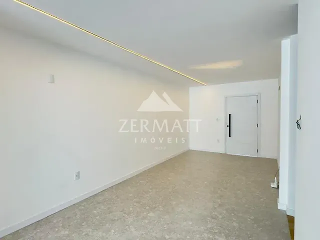 Casa com 488m² 3 quartos e 5 banheiros, à venda, no bairro Água Verde em Blumenau