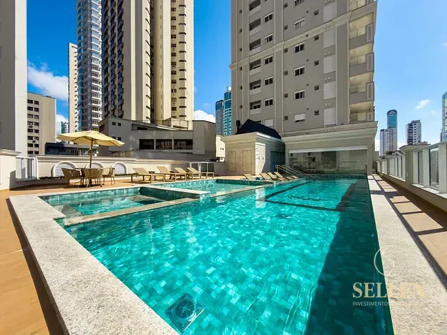 Apartamento com 315m² 4 quartos e 5 banheiros, à venda, no bairro Centro em Balneário Camboriú