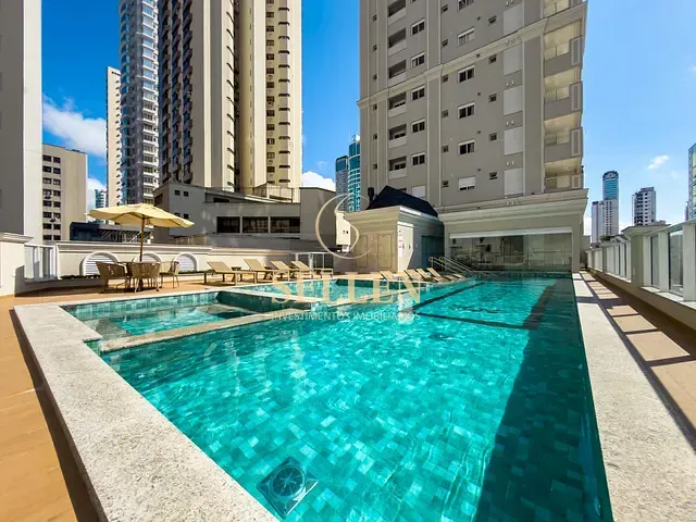 Apartamento com 315m² 4 quartos e 5 banheiros, à venda, no bairro Centro em Balneário Camboriú
