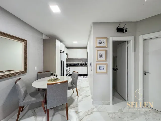 Apartamento com 78m² 2 quartos e 2 banheiros, à venda, no bairro Centro em Balneário Camboriú