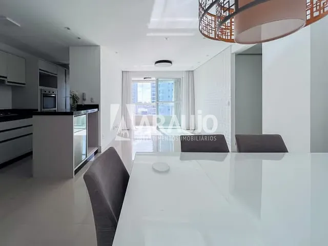 Apartamento 3 quartos e 3 banheiros, à venda, no bairro Centro em Itajaí