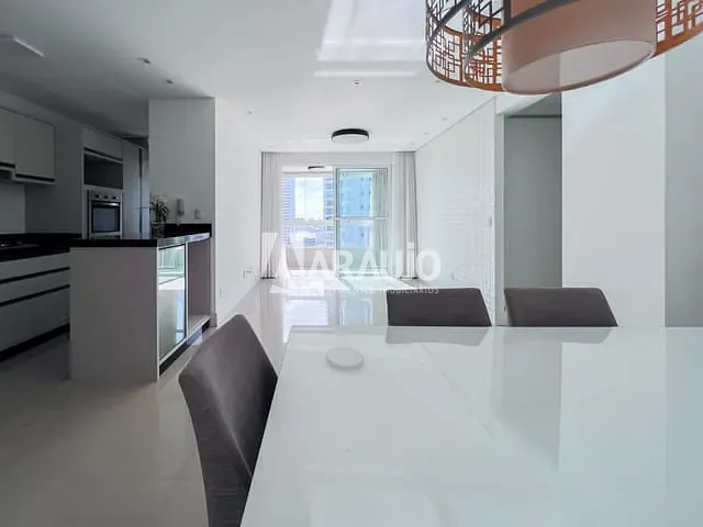 Apartamento 3 quartos e 3 banheiros, à venda, no bairro Centro em Itajaí