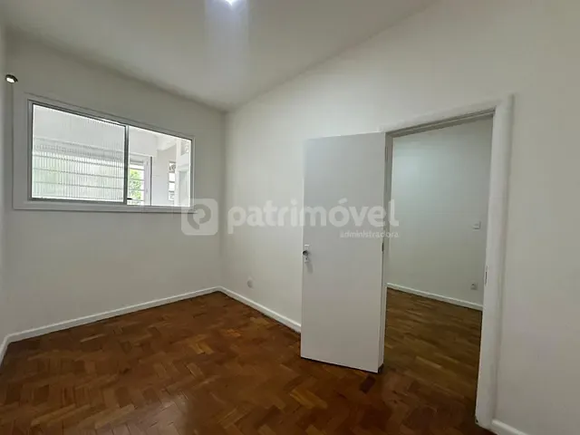 Apartamento 1 quarto e 1 banheiro, à venda, no bairro Leme em Rio de Janeiro