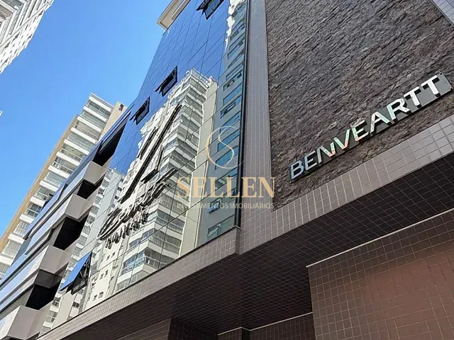 Apartamento com 294m² 4 quartos e 5 banheiros, à venda, no bairro Centro em Balneário Camboriú