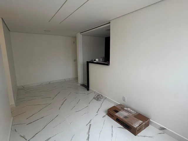 Apartamento 2 quartos e 2 banheiros, para alugar, no bairro Glória em Macaé