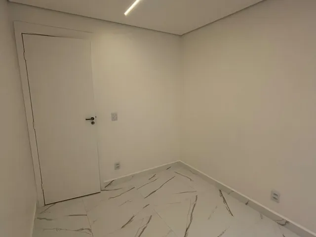 Apartamento 2 quartos e 2 banheiros, para alugar, no bairro Glória em Macaé