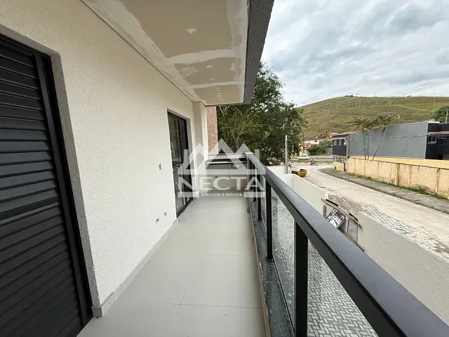 Apartamento 2 quartos e 2 banheiros, à venda, no bairro Balneário Forest em Caraguatatuba