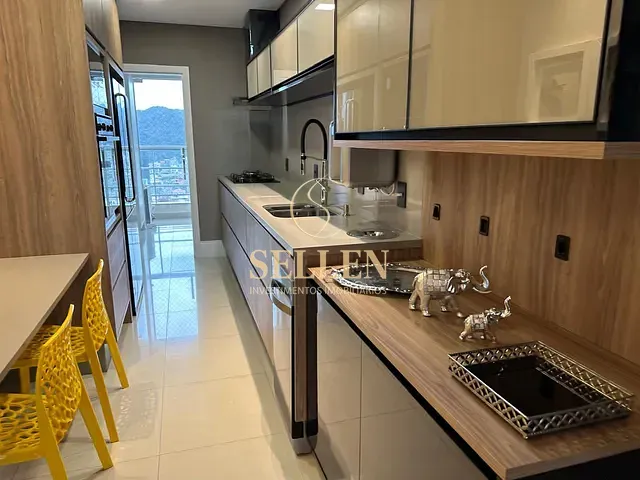 Apartamento com 271m² 3 quartos e 4 banheiros, à venda, no bairro Pioneiros em Balneário Camboriú