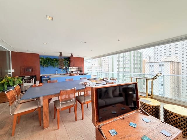 Apartamento com 290m² 4 quartos e 5 banheiros, à venda, no bairro Itaim Bibi em São Paulo