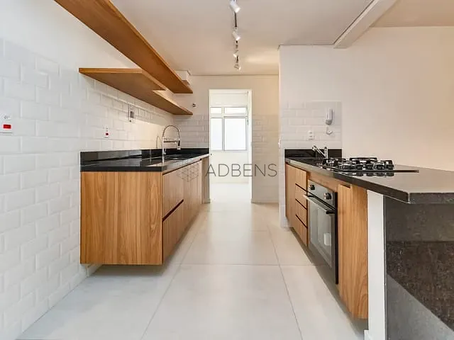 Apartamento 3 quartos e 3 banheiros, à venda, no bairro Itaim Bibi em São Paulo