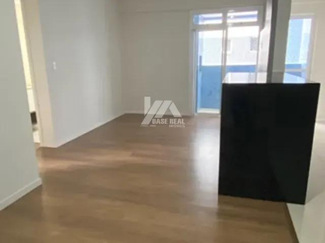 Apartamento 2 quartos e 1 banheiro, à venda, no bairro Centro em Ponta Grossa