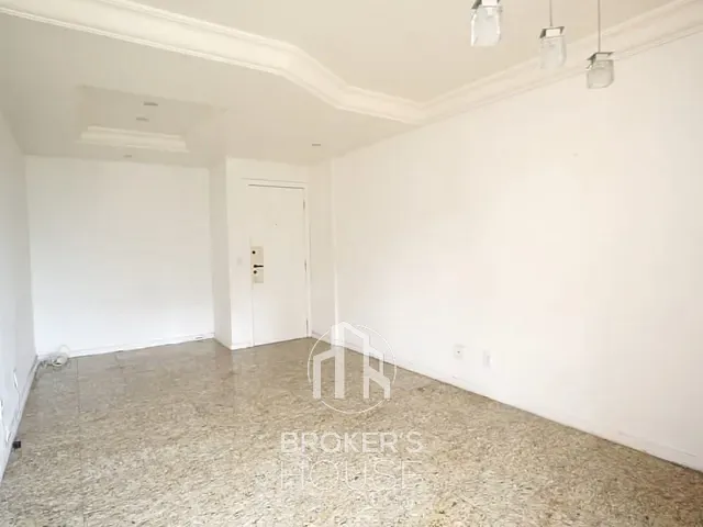 Apartamento 2 quartos e 2 banheiros, à venda, no bairro Praia do Canto em Vitória