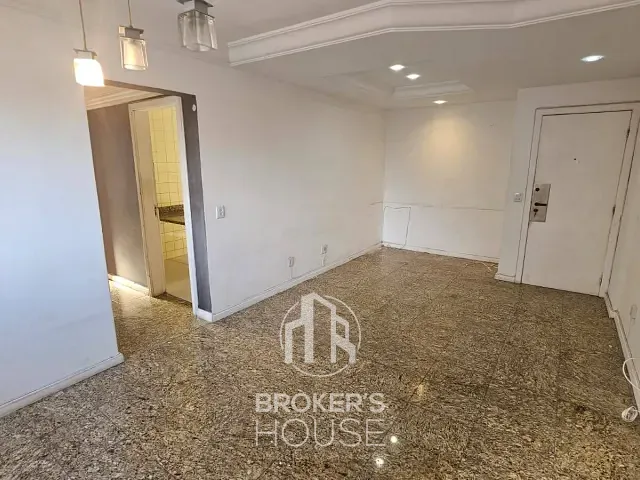 Apartamento 2 quartos e 2 banheiros, à venda, no bairro Barro Vermelho em Vitória