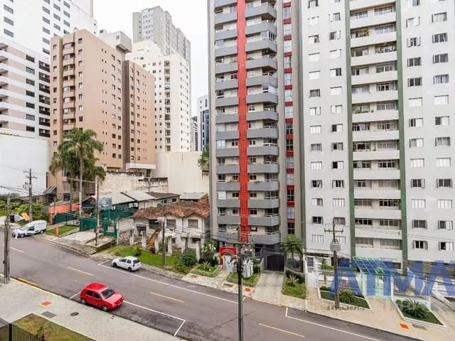 Apartamento 3 quartos e 2 banheiros, à venda, no bairro Bigorrilho em Curitiba