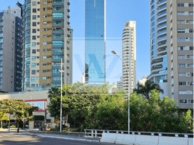 Apartamento 4 quartos e 5 banheiros, à venda, no bairro Pioneiros em Balneário Camboriú