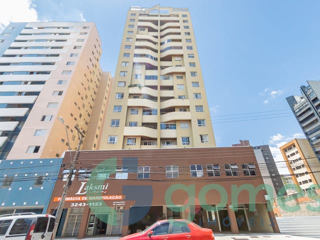 Apartamento 3 quartos e 4 banheiros, para alugar, no bairro Água Verde em Curitiba