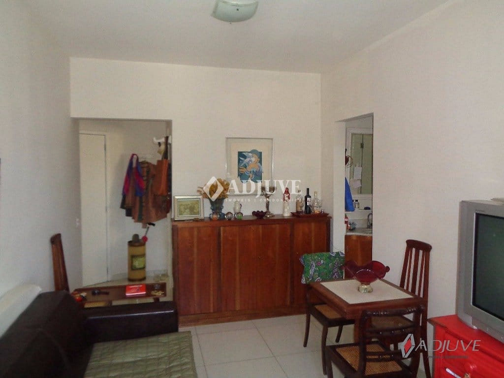 Apartamento à venda com 1 quarto, 50m² - Foto 3