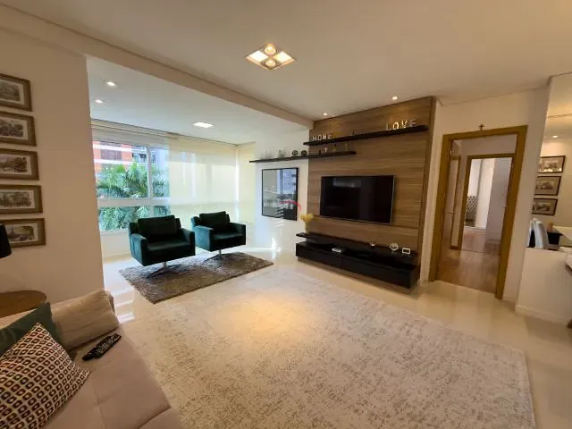 Apartamento com 205m² 3 quartos e 3 banheiros, à venda, no bairro Gleba Fazenda Palhano em Londrina