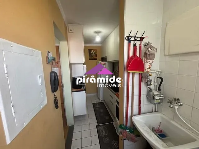 Apartamento com 58m² 2 quartos e 1 banheiro, à venda, no bairro Monte Castelo em São José dos Campos