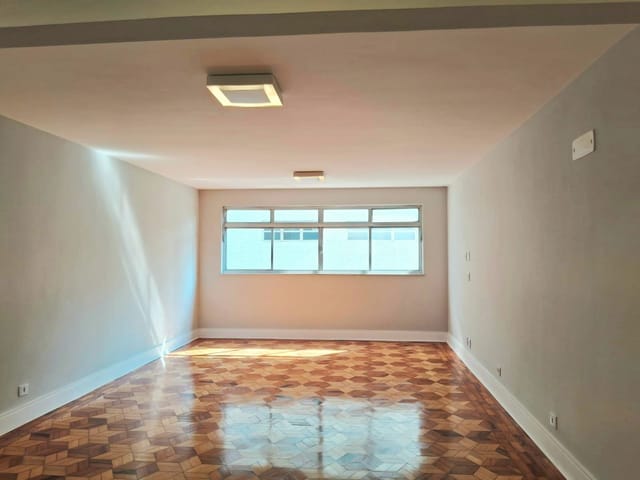 Foto do Apartamento - Apartamento Amplo e Reformado de 145m²  à venda, 4 dormitórios, sendo 3 suítes, localizado à 600m da Estação Belém, São Paulo, SP | Organização Imobiliária Açores
