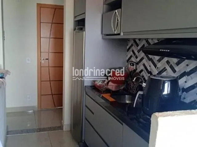 Apartamento 2 quartos e 1 banheiro, à venda, no bairro Conjunto Vivi Xavier em Londrina