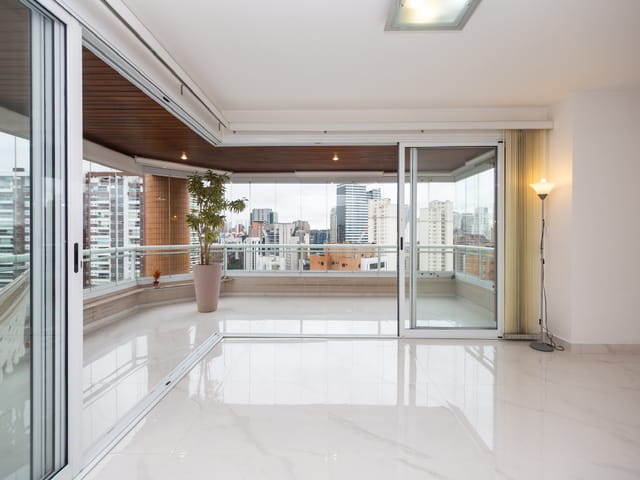 Apartamento com 205m² 4 quartos e 5 banheiros, à venda, no bairro Cidade Monções em São Paulo