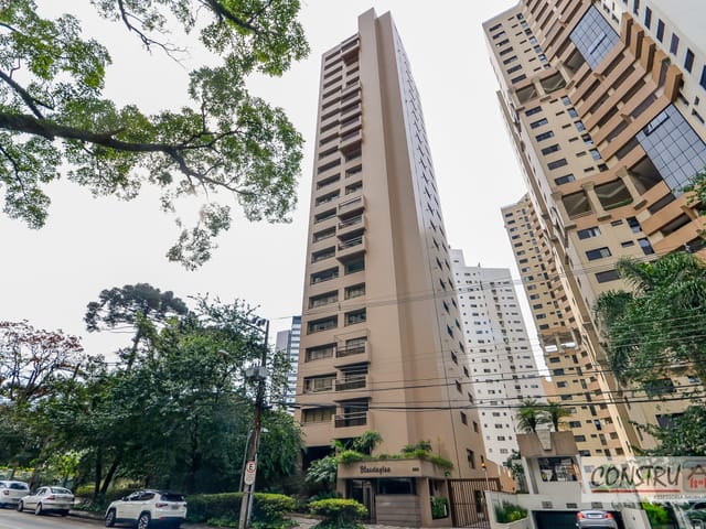 Apartamento 2 quartos e 1 banheiro, para alugar, no bairro Portão em Curitiba