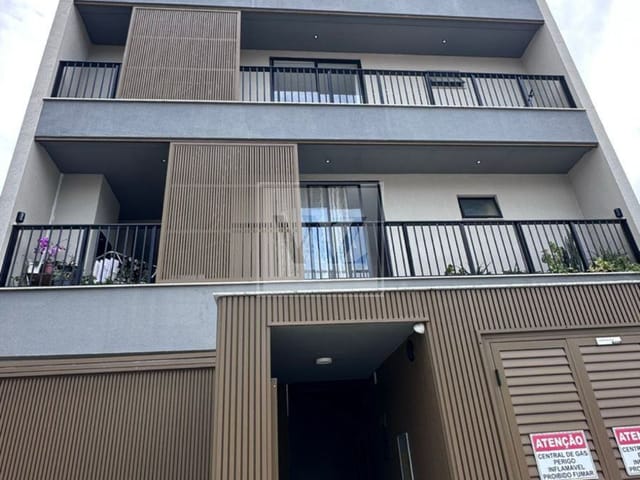 Apartamento 2 quartos e 3 banheiros, para alugar, no bairro Pereque em Porto Belo