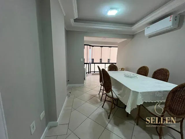 Apartamento 4 quartos e 3 banheiros, para alugar, no bairro Centro em Balneário Camboriú