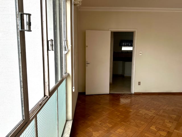 Apartamento com 260m² 3 quartos e 2 banheiros, à venda, no bairro Higienópolis em São Paulo