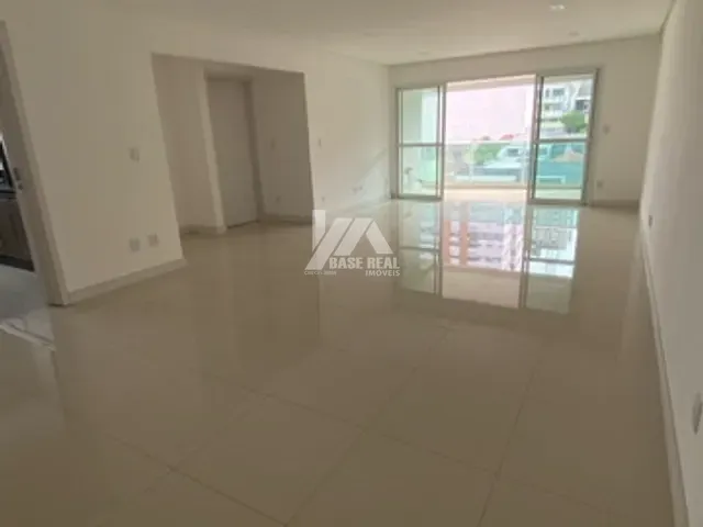 Apartamento com 205m² 3 quartos e 2 banheiros, à venda, no bairro Centro em Ponta Grossa