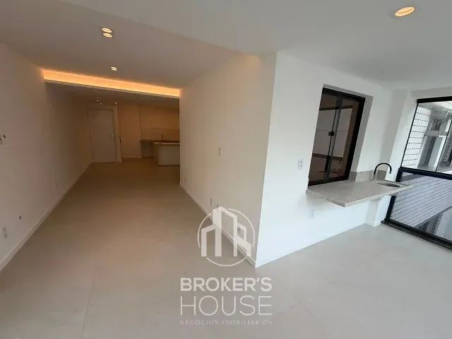 Apartamento 3 quartos e 2 banheiros, à venda, no bairro Praia do Canto em Vitória