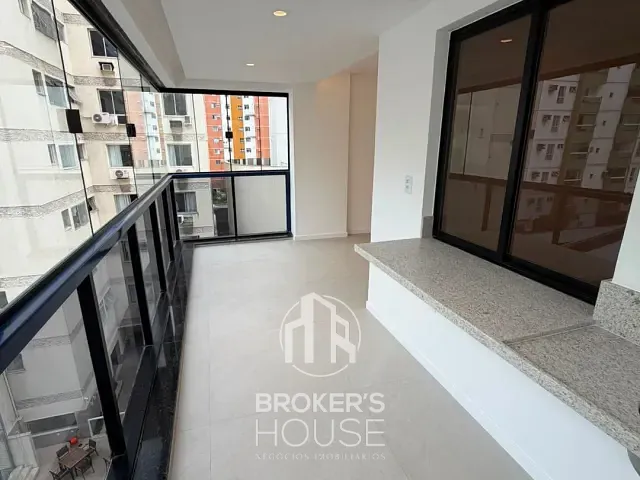 Apartamento 3 quartos e 2 banheiros, à venda, no bairro Praia do Canto em Vitória