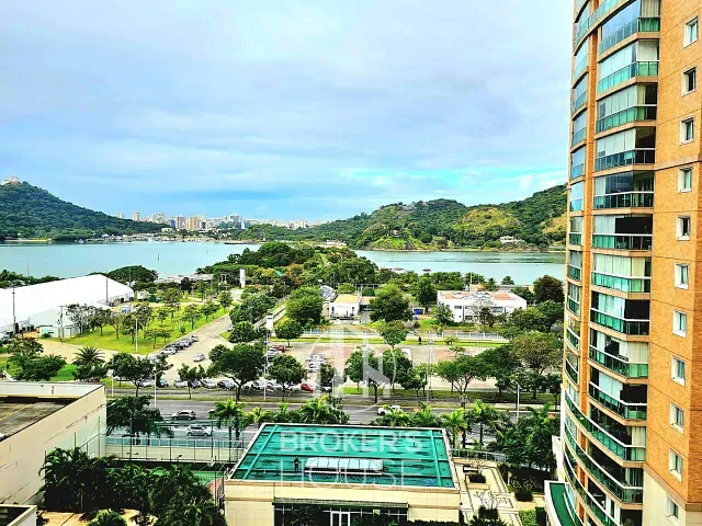 Apartamento com 180m² 4 quartos e 5 banheiros, à venda, no bairro Enseada do Suá em Vitória