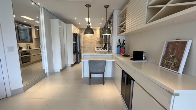 Apartamento 5 quartos e 4 banheiros, à venda, no bairro Riviera de São Lourenço  em Bertioga