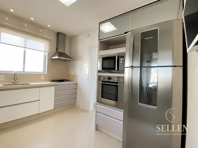Apartamento 3 quartos e 2 banheiros, à venda ou para alugar, no bairro Centro em Balneário Camboriú