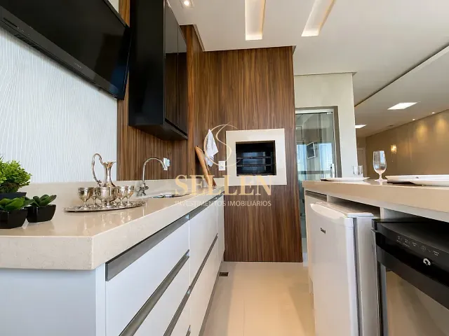 Apartamento 3 quartos e 2 banheiros, à venda ou para alugar, no bairro Centro em Balneário Camboriú