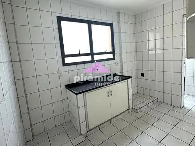 Apartamento com 145m² 4 quartos e 2 banheiros, à venda, no bairro Vila Paulista em Taubaté