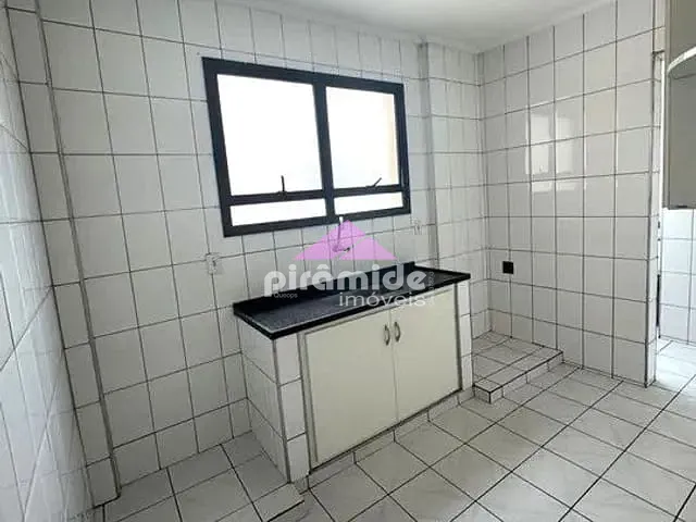 Apartamento com 145m² 4 quartos e 2 banheiros, à venda, no bairro Vila Paulista em Taubaté