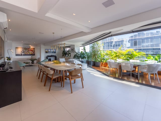 Apartamento com 270m² 4 quartos e 6 banheiros, à venda, no bairro Chácara Santo Antônio em São Paulo