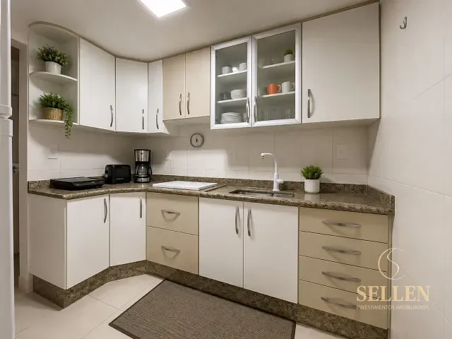 Apartamento 2 quartos e 1 banheiro, para alugar, no bairro Pioneiros em Balneário Camboriú
