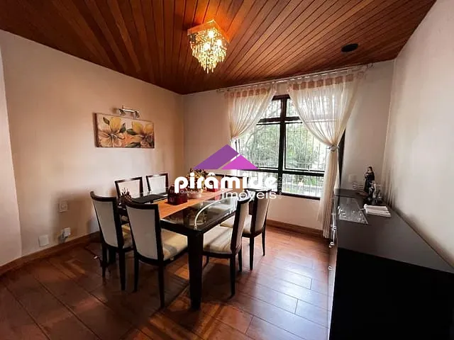 Apartamento com 240m² 4 quartos e 4 banheiros, à venda, no bairro Vila Adyana em São José dos Campos